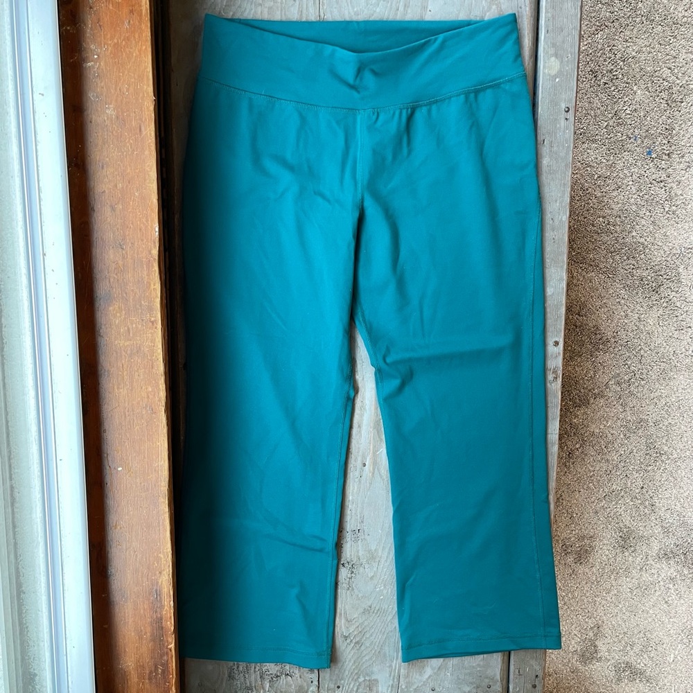 Patagonia crop leggings | size large